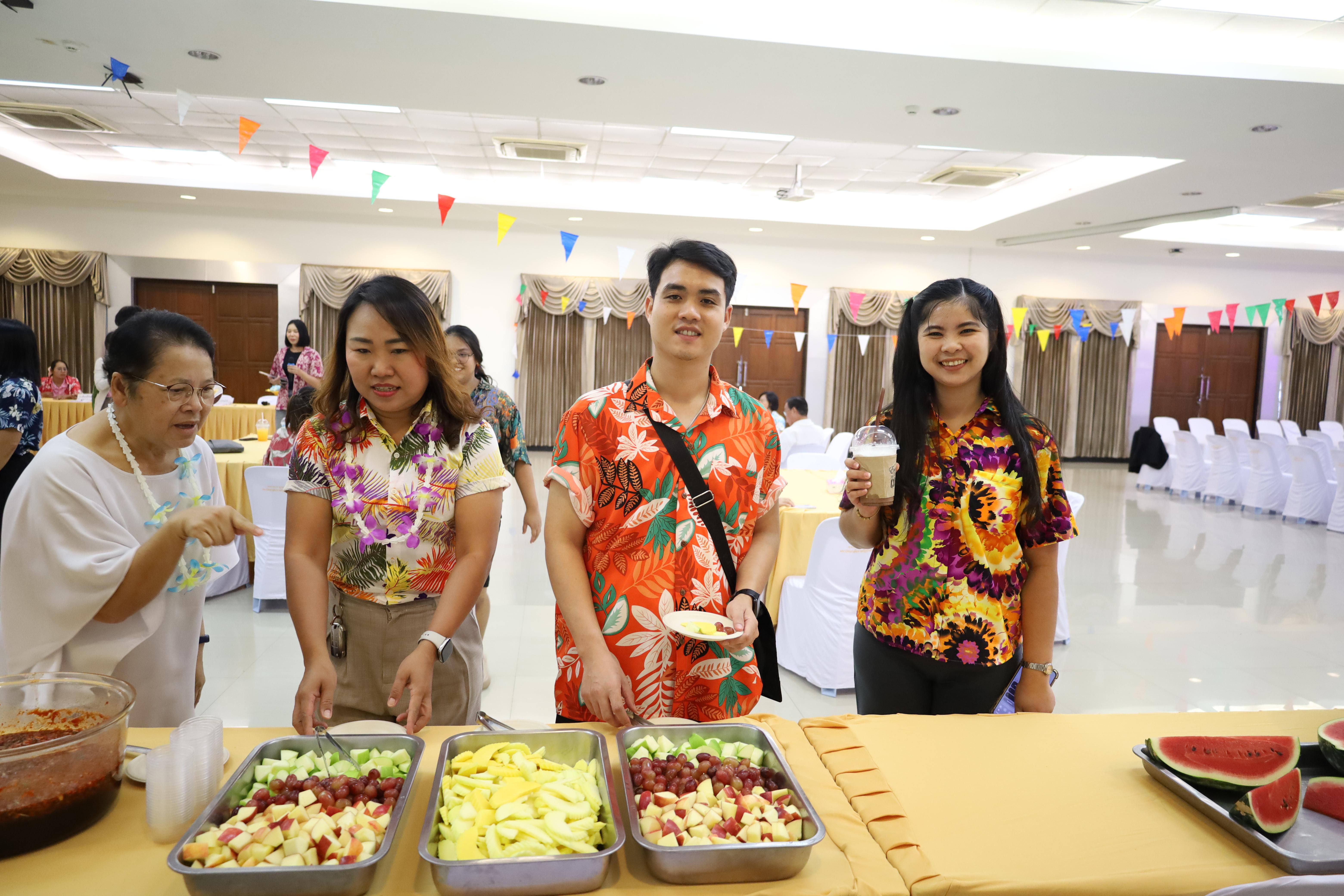 297. วันที่ 26 เมษายน 2568 สาขาการบริหารการศึกษา ได้จัดกิจกรรมรดน้ำดำหัวคณาจารย์ระดับบัณฑิตศึกษา ประจำสาขาการบริหารการศึกษา ณ ห้องประชุมครุร่มสัก 1 ชั้น 3 อาคารคณะครุศาสตร์